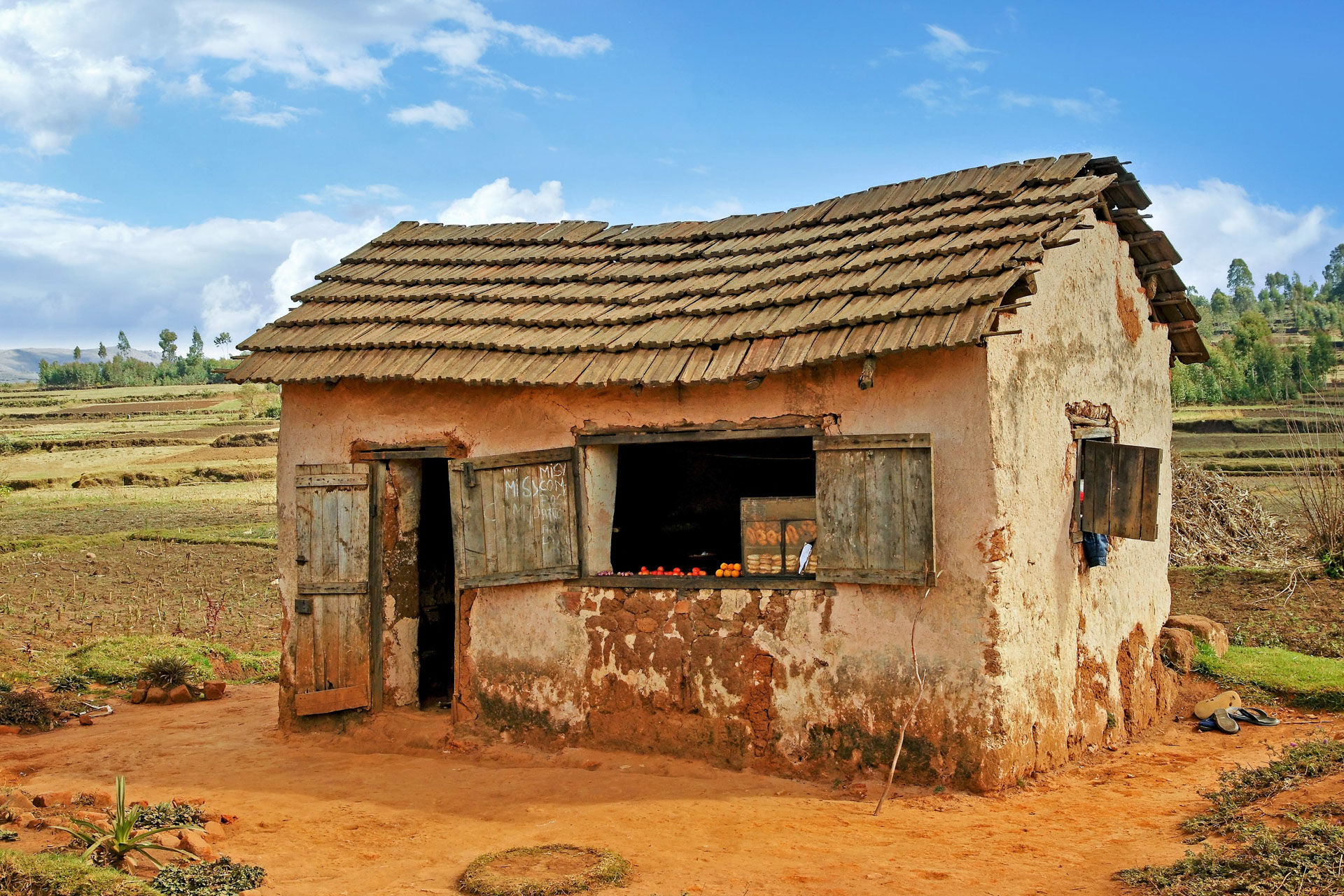 Wanderung vom Lac Tritriva zum Lac Andraikiba - der Supermarkt des Ortes